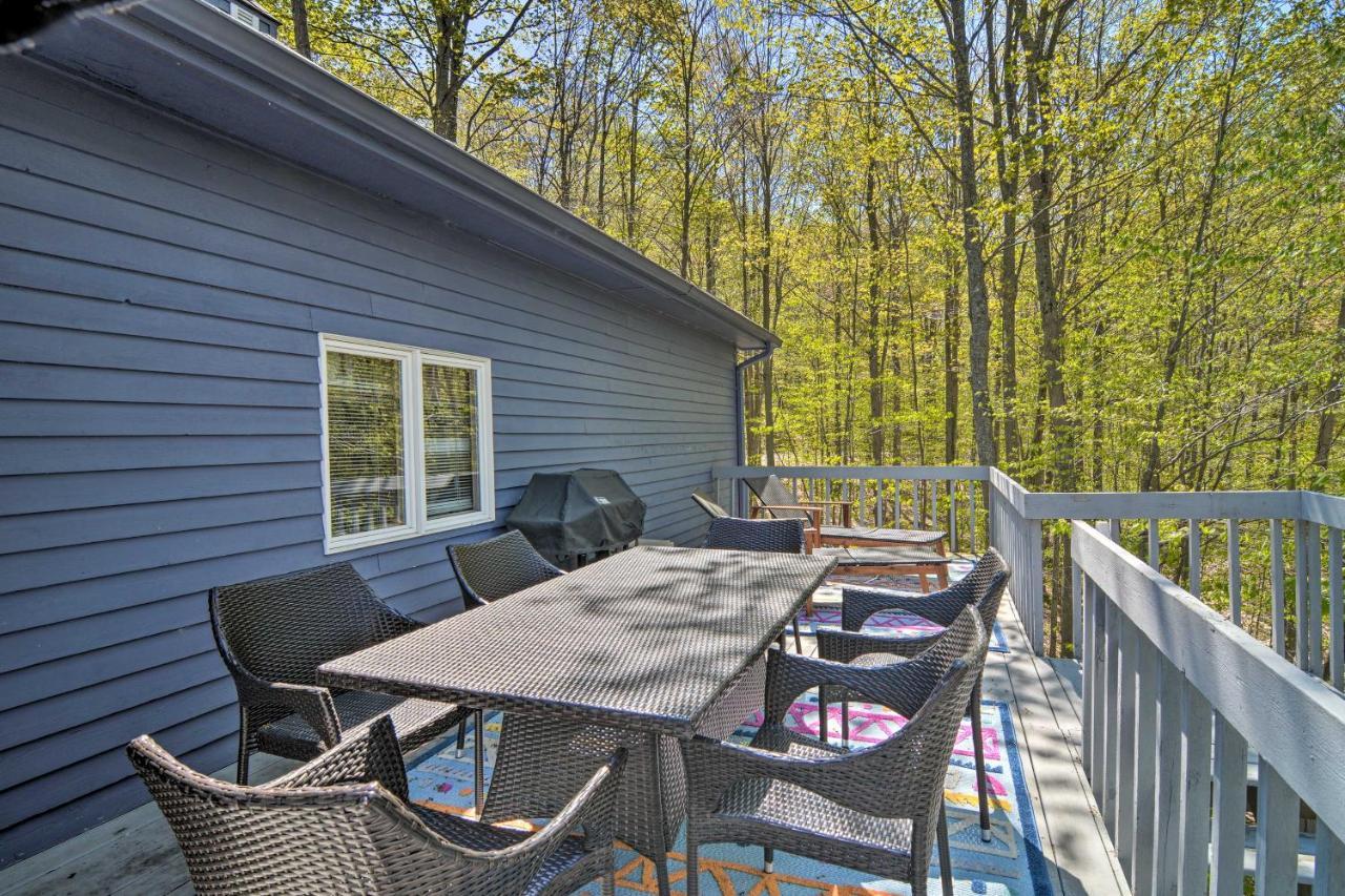 Resort-Style Harbor Springs Home With 2 Decks! Zewnętrze zdjęcie