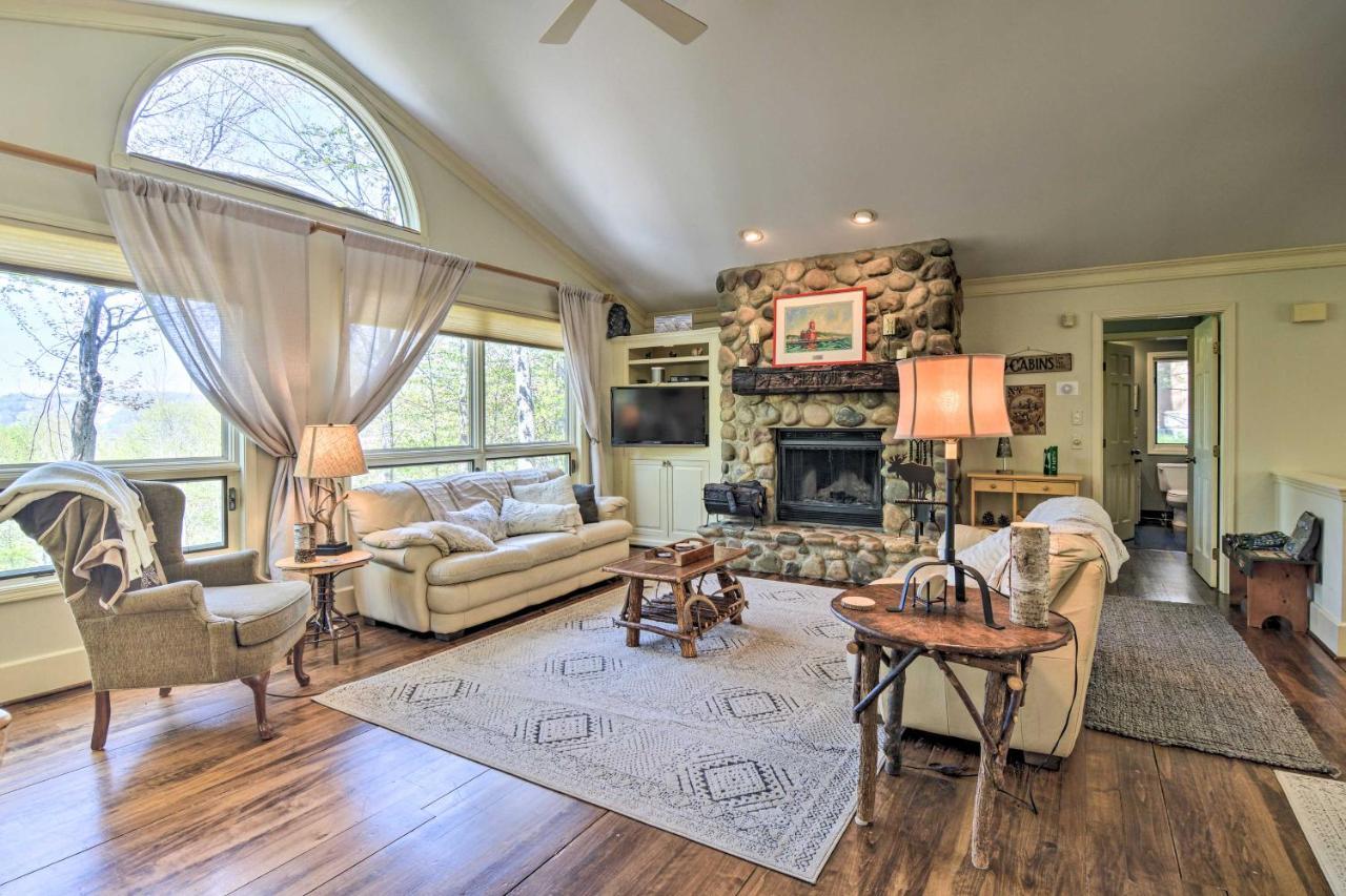 Resort-Style Harbor Springs Home With 2 Decks! Zewnętrze zdjęcie