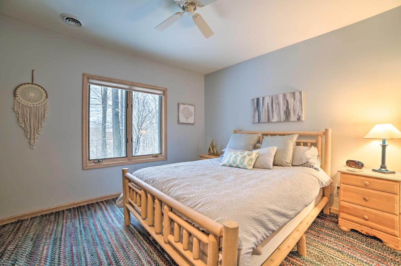 Resort-Style Harbor Springs Home With 2 Decks! Zewnętrze zdjęcie