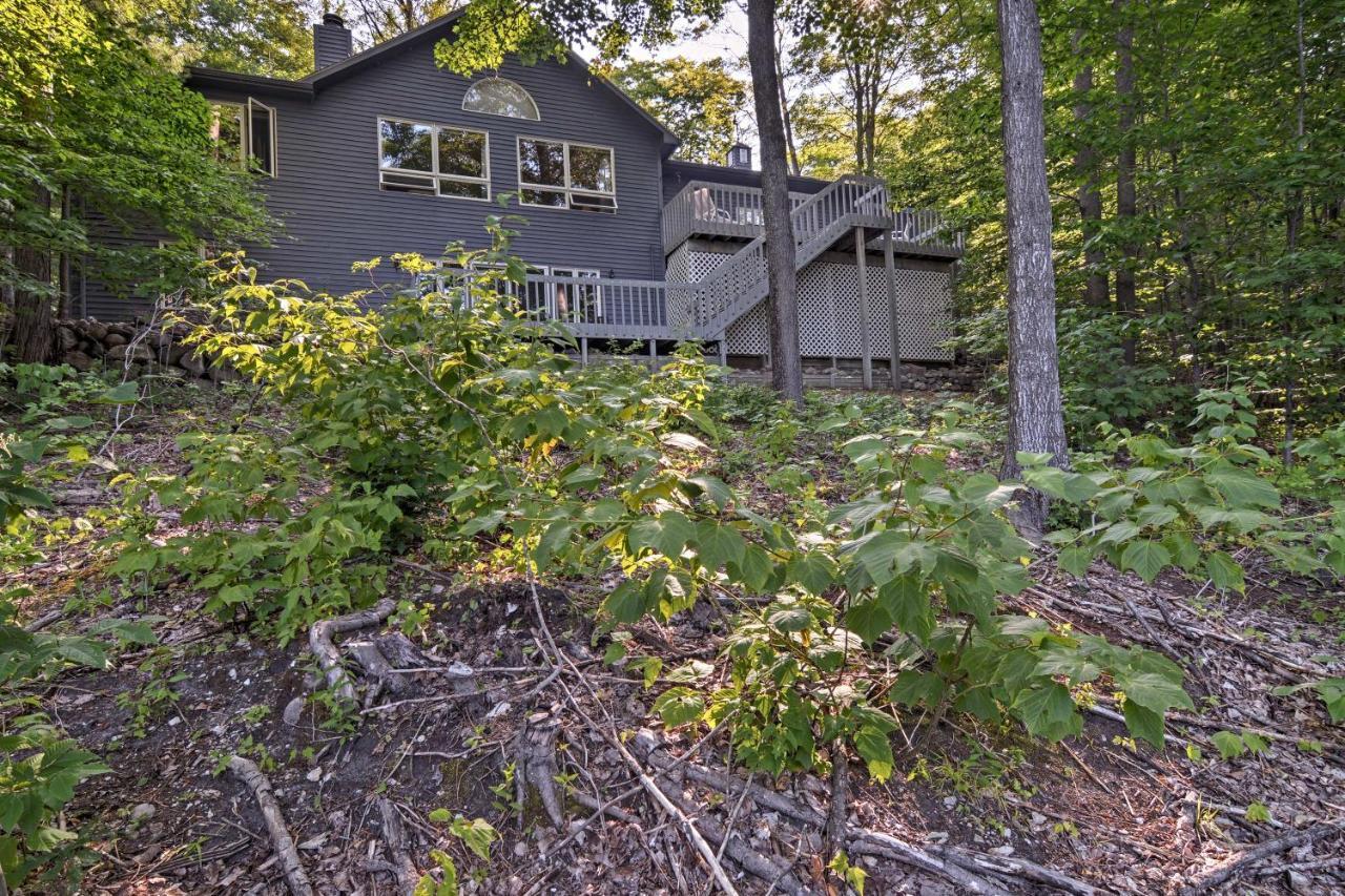 Resort-Style Harbor Springs Home With 2 Decks! Zewnętrze zdjęcie