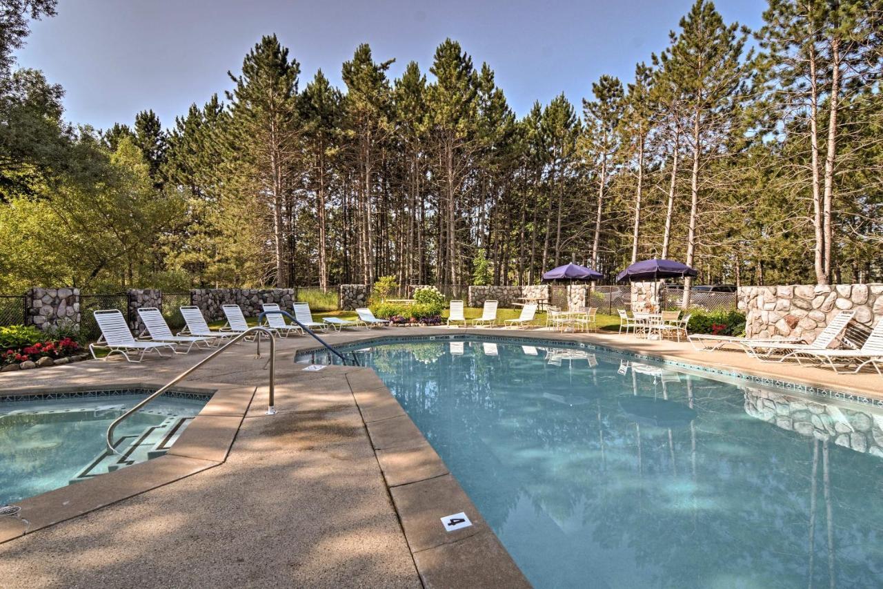 Resort-Style Harbor Springs Home With 2 Decks! Zewnętrze zdjęcie